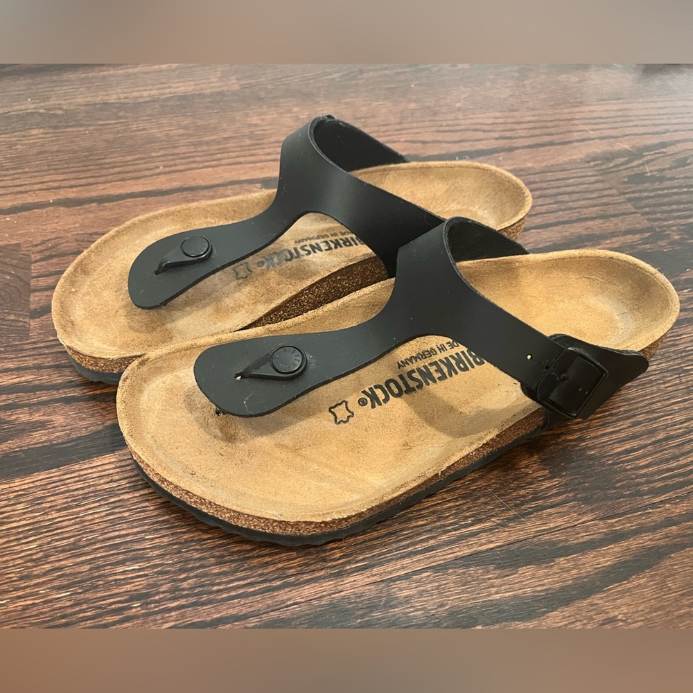 NWOT: Birkenstock Women’s Leather Black Size US 9 EU 39